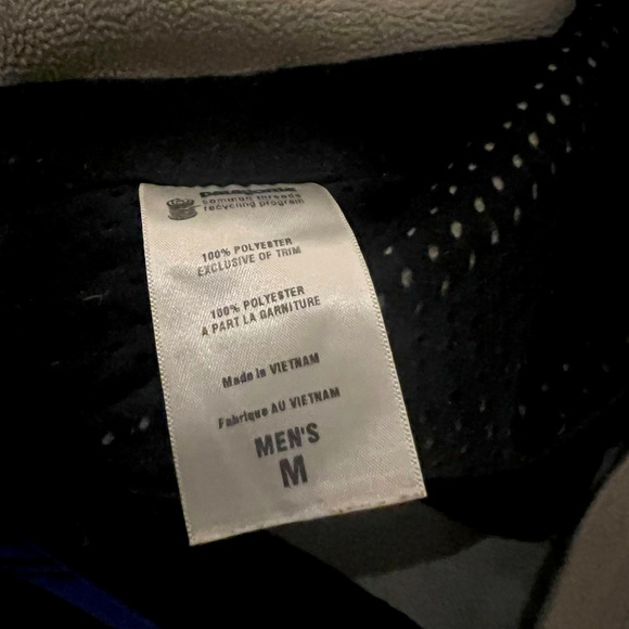 Patagonia men’s medium soft shell. Good condition. Blue and black. - Picture 9 of 15